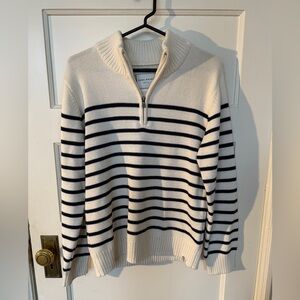 Long Wharf Supply Women’s Size Large White and Navy Striped Sweater